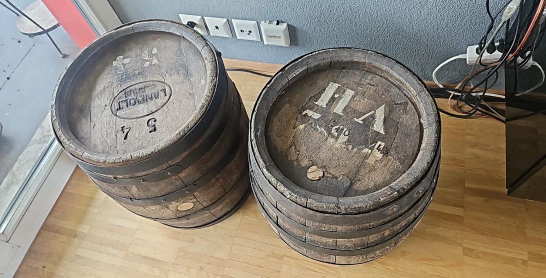 Altro: 2 alte Holzfässer – Usato da Luzern venduto da schuhparadies159 2