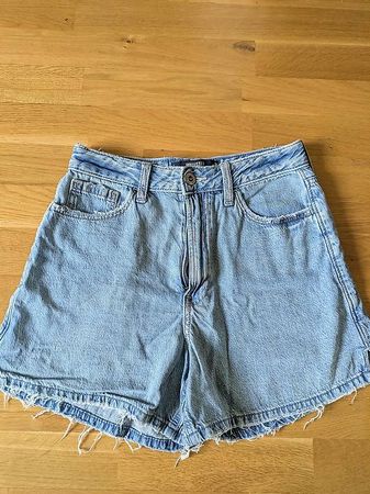Hollister High waist/rise jeans shorts 