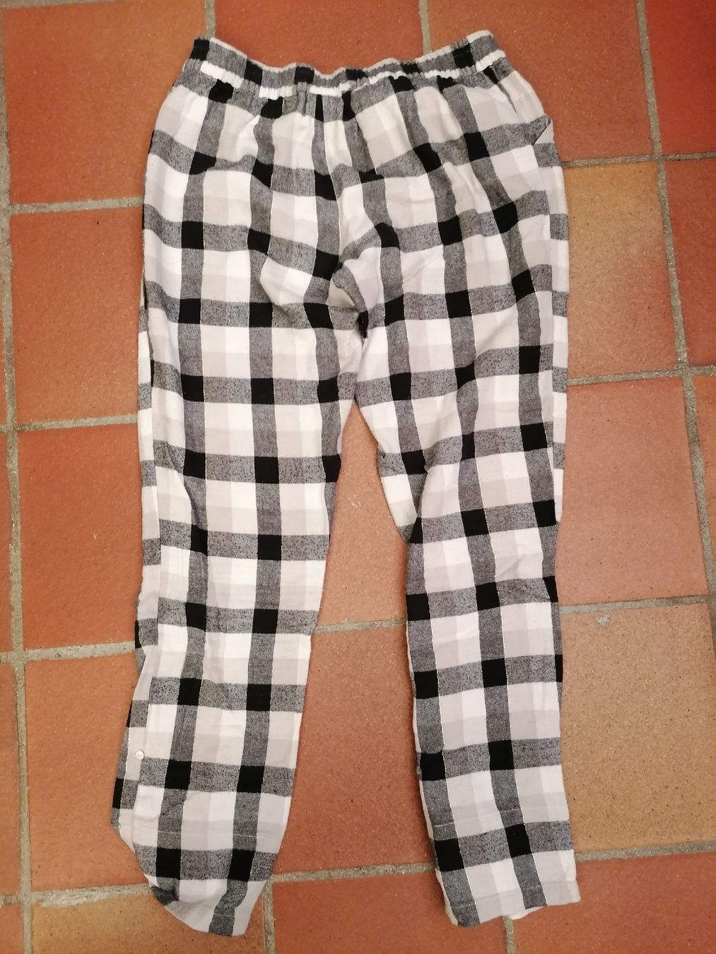 Pantaloni: Home Hose S/M – Usato da Solothurn venduto da Shanty.20 3