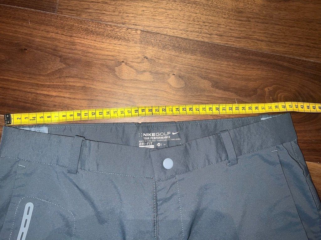 Nike Hosen: Pantalons de golf Nike - US 32 - L – Gebraucht aus St-Sulpice VD von juhdu 5