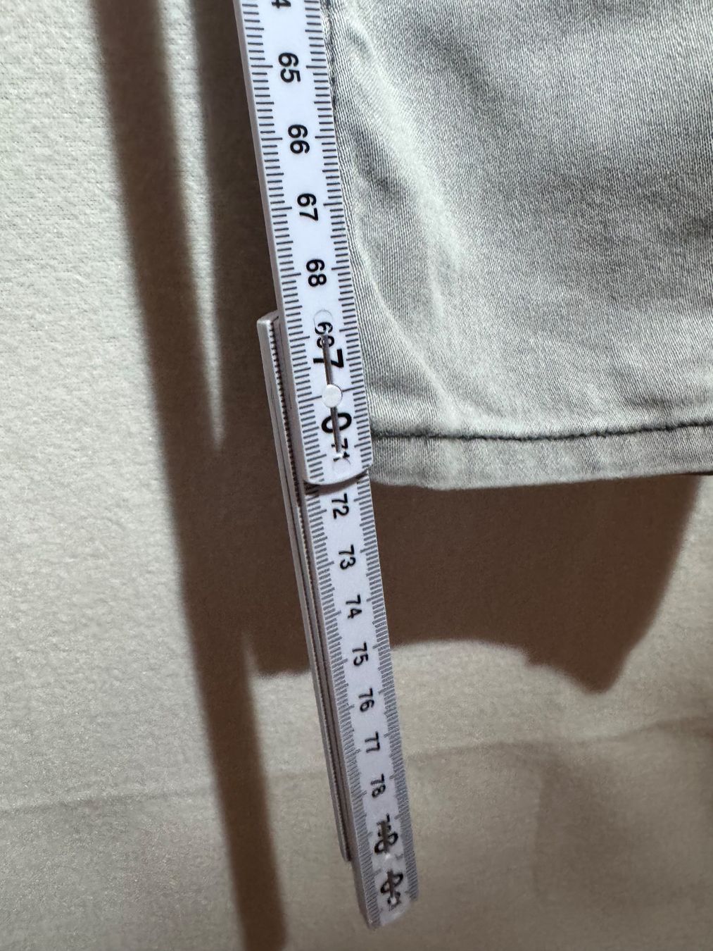 H&M Jeans: Hellgraue Jeans mit Gummizug von H&M Gr. 38 – Usato da Grosswangen venduto da SALE_SALE_SALE 2