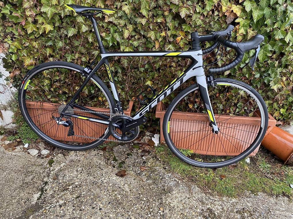 Vélos: Scott Addict 10  – D'occasion à Les Rasses par cli_d99j 1