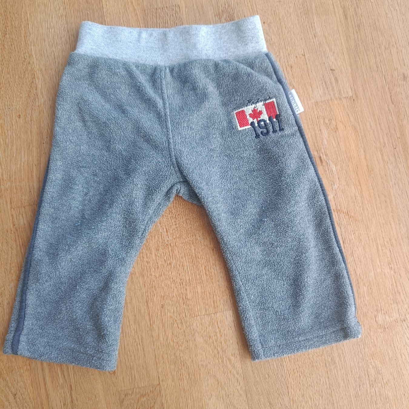 Pantalons: Trainerhose Grösse 68 – D'occasion à Jaberg par urig17.