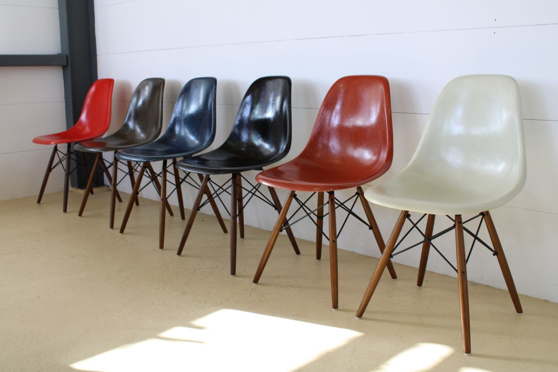 Herman Miller Stühle: Eames Fiberglas Stühle, Hermann Miller – Gebraucht aus Meinisberg von atelier_TILIJA 4