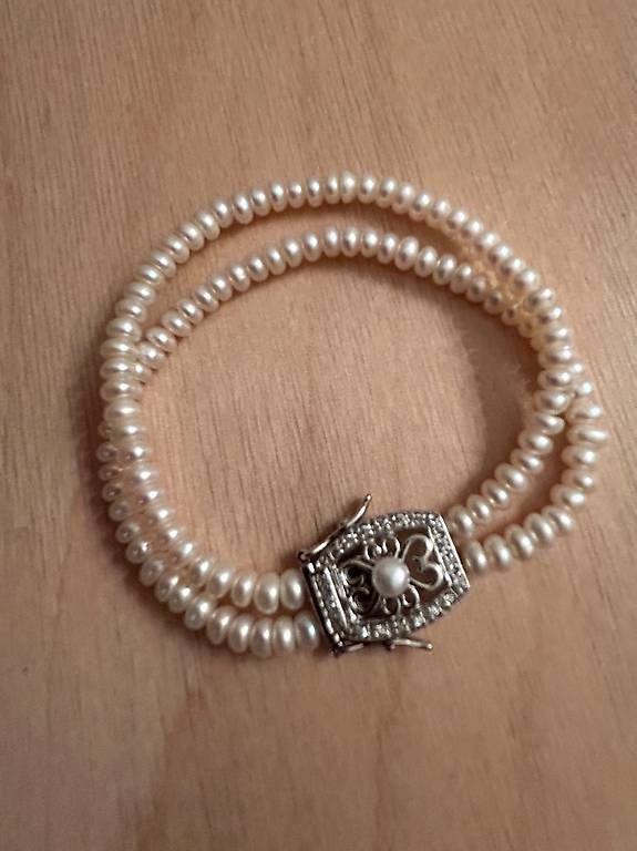 Bracelets: Perlenarmband mit Silberverschluss – D'occasion à Luzern par lou4444 2