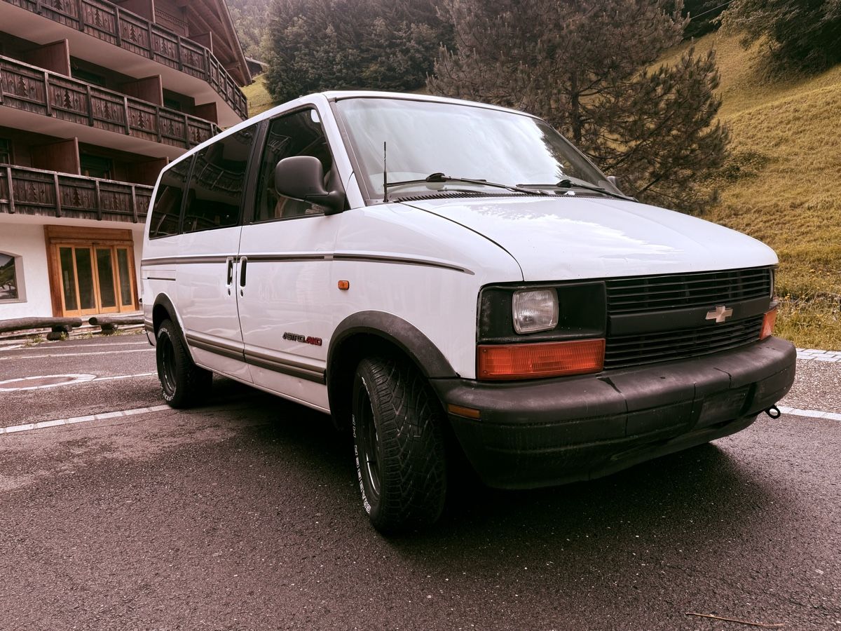 Chevrolet Automobili: 1997 Chevrolet Van Astro 4x4  – Usato da Val-d'Illiez venduto da LuckLuc 2