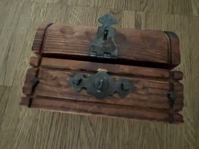 Tutte le decorazioni: Holz-Schatulle, rustikal und einzigartig, Vintage-Look – Usato da Zürich venduto da Belisimo 5