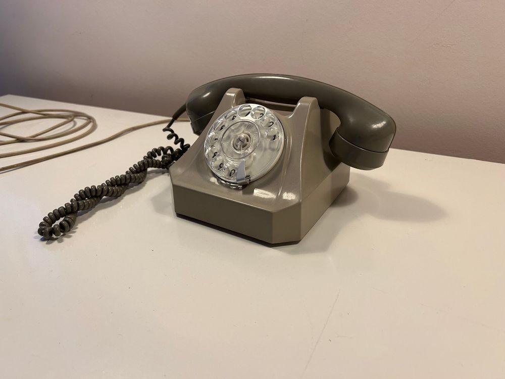Ancien téléphone Socotel S63 de 1977 à cadran PTT Décoration vintage