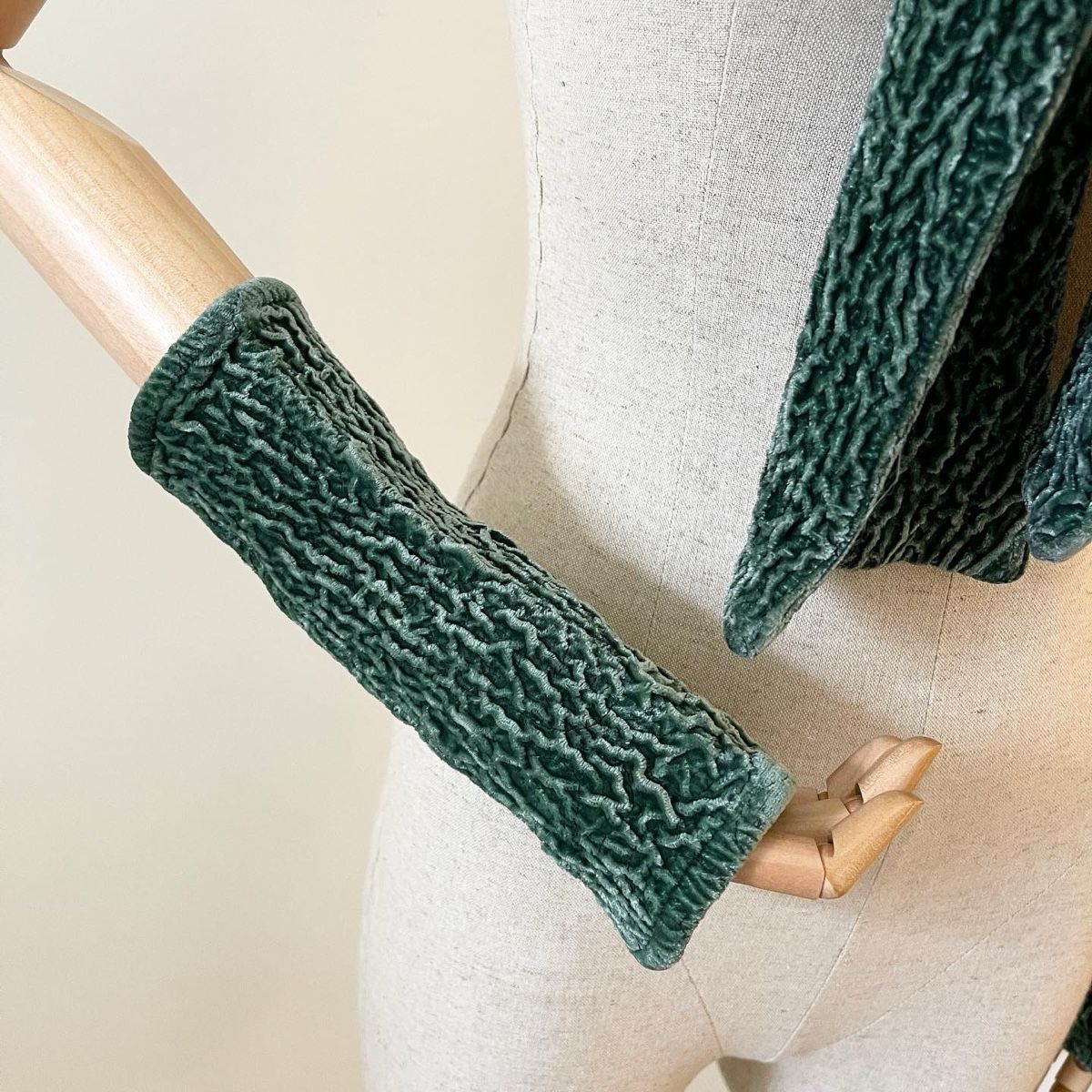 Foulard & Sciarpe: PRIVATSACHEN Cocon. Commerz Scarf + Mittens – Nuovo (secondo la descrizione) da Emmen venduto da Avviivva_Com2023 2