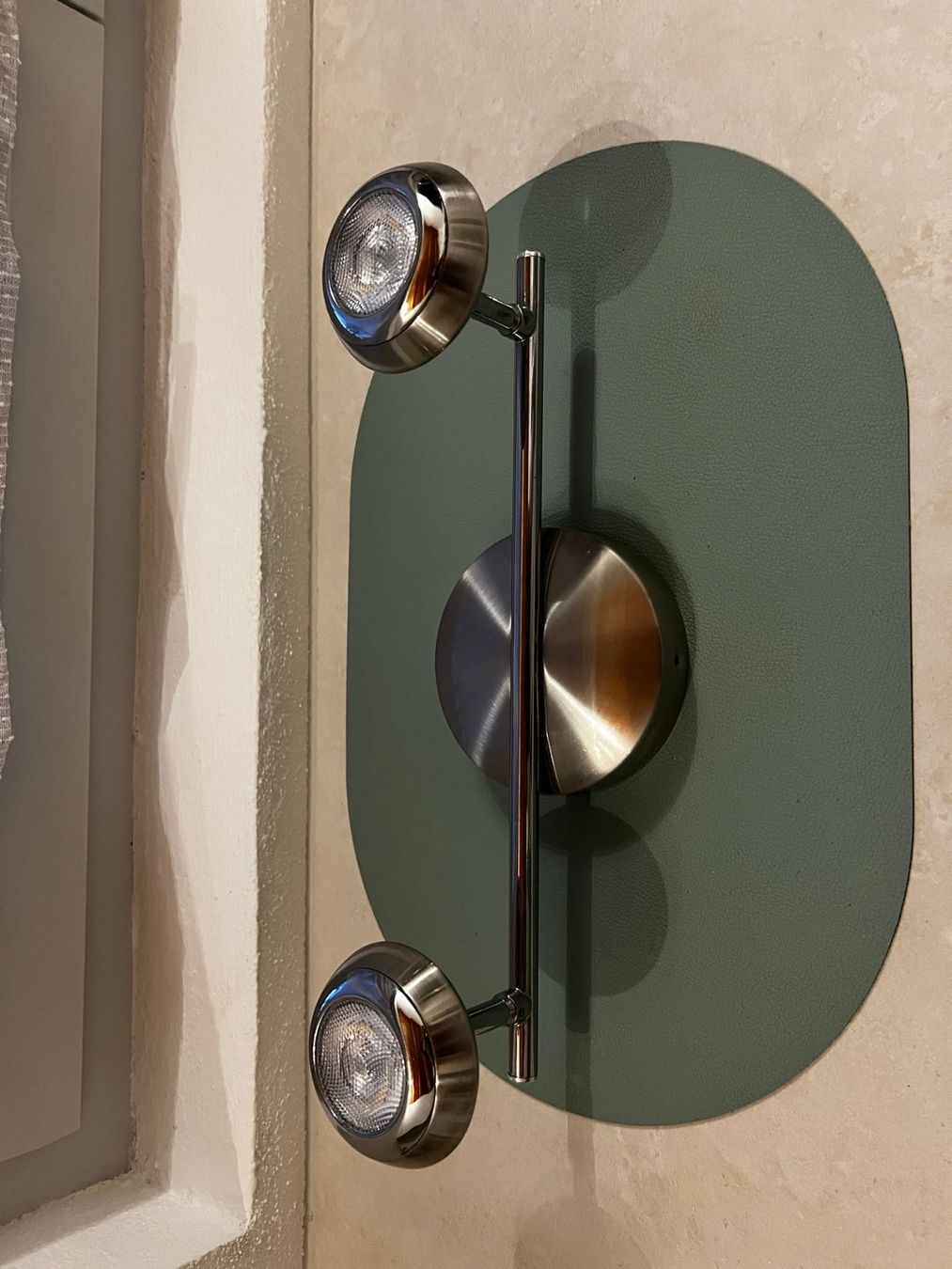 Lampade: Lampada cromata Philips con due faretti – Usato da Pazzallo venduto da nic_6zpt