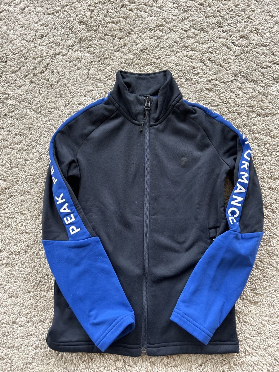 Peak Performance Pullover & Sweatshirts: Peak Performance Gr 130 – Gebraucht aus Männedorf von Engellinchen
