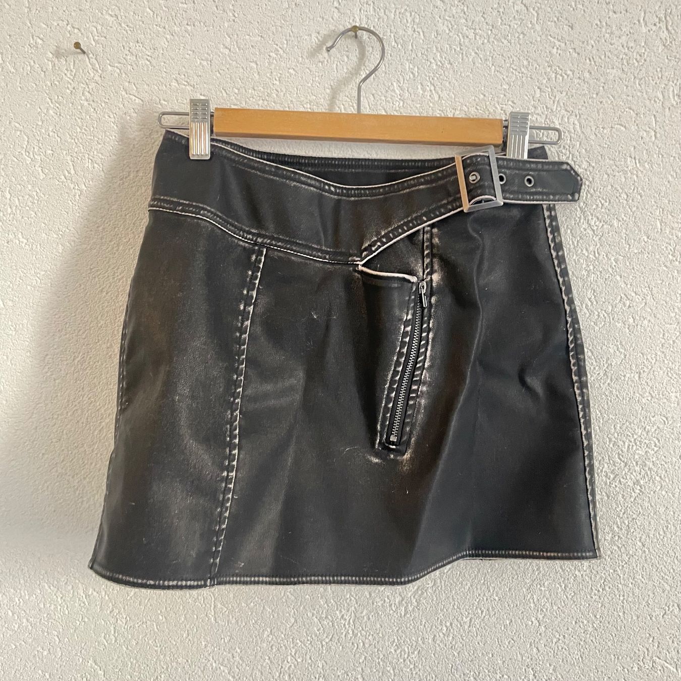 H&M Gonne: Jupe H&M similicuir – Nuovo e nell'imballaggio originale da Neuchâtel venduto da Enoemis_