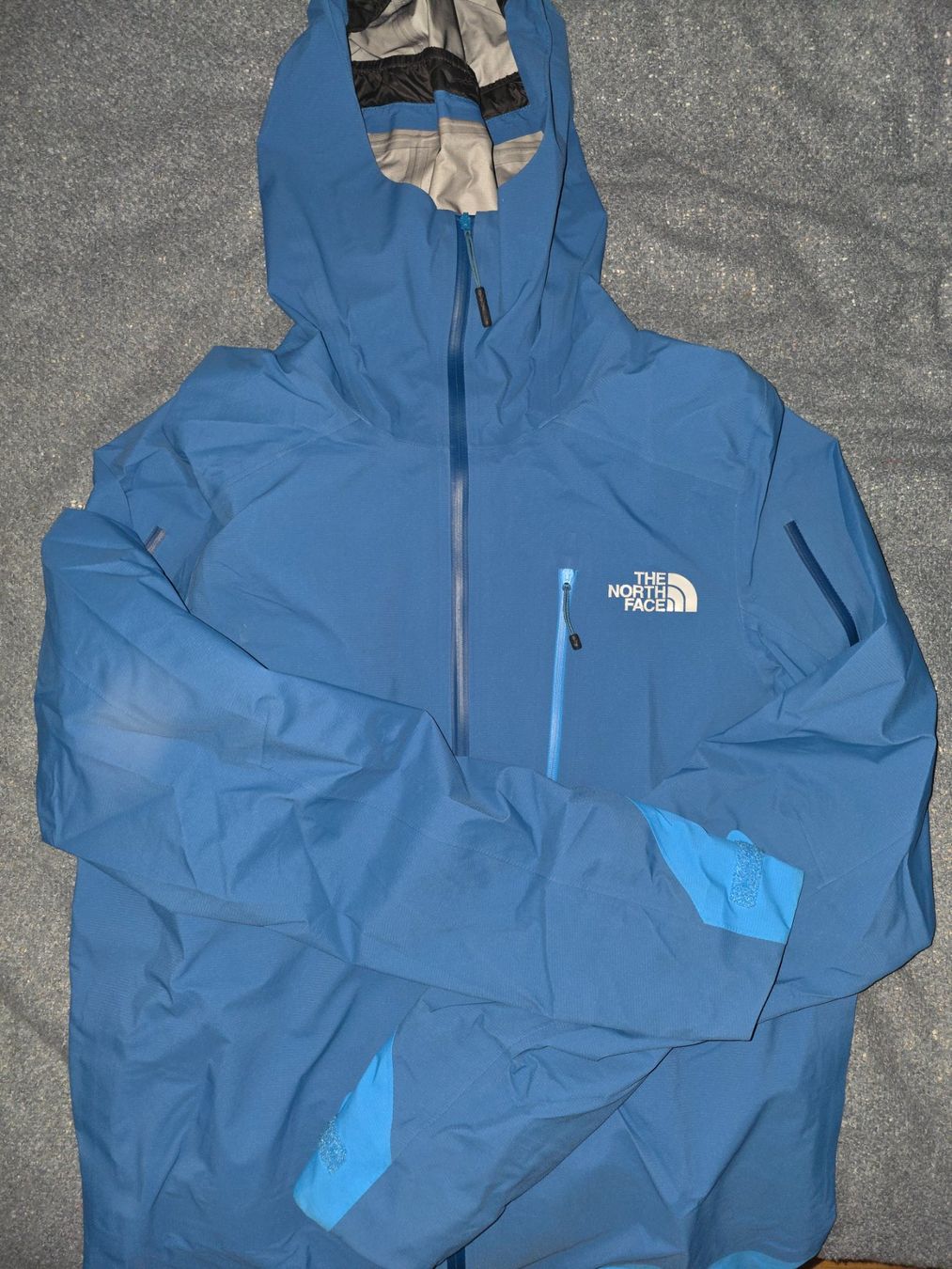 North Face Jacken: Regenjacke TheNorthFace – Gebraucht aus Matten b. Interl von hko_kz56