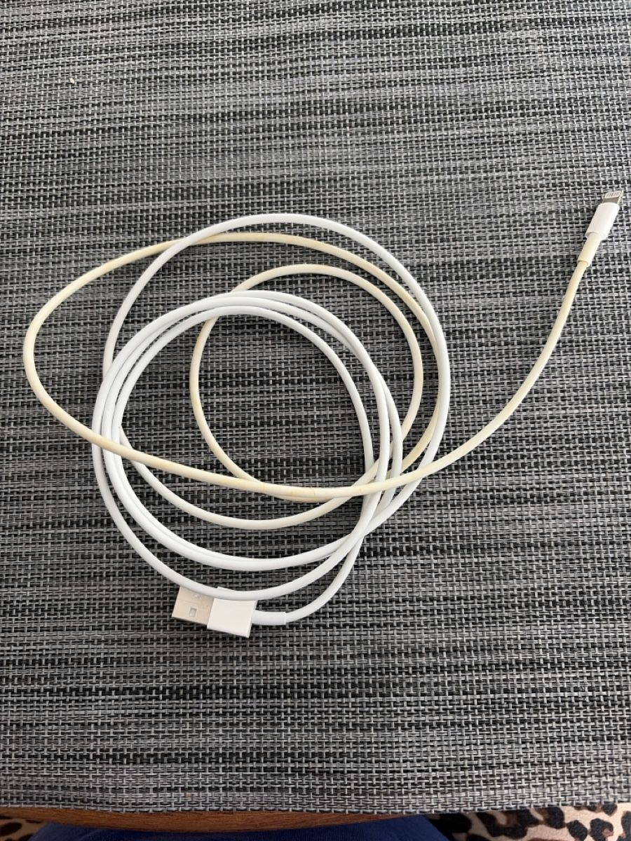 Apple Cavi: Apple Ladekabel Lightning, gebraucht, Top! – Usato da Oberglatt ZH venduto da nad_xbr6