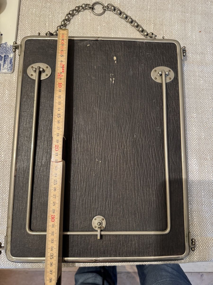 Specchi: Large vintage Tri-Fold Mirror with Chain and Stand. – Usato da Basel venduto da FlorinBasel 4