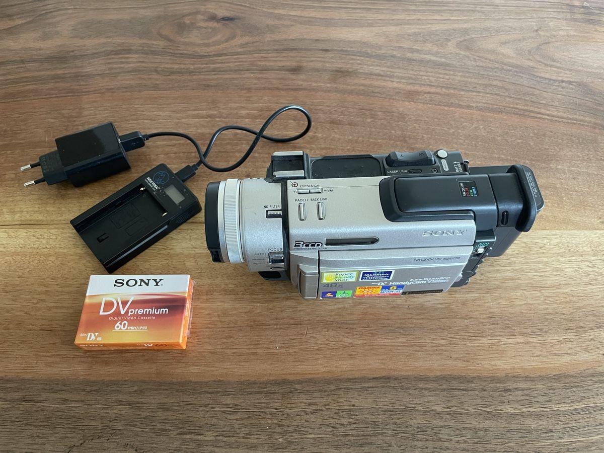 Sony DCR-TRV900 Camcorder (Gebraucht) in Zürich für CHF 350 – mit