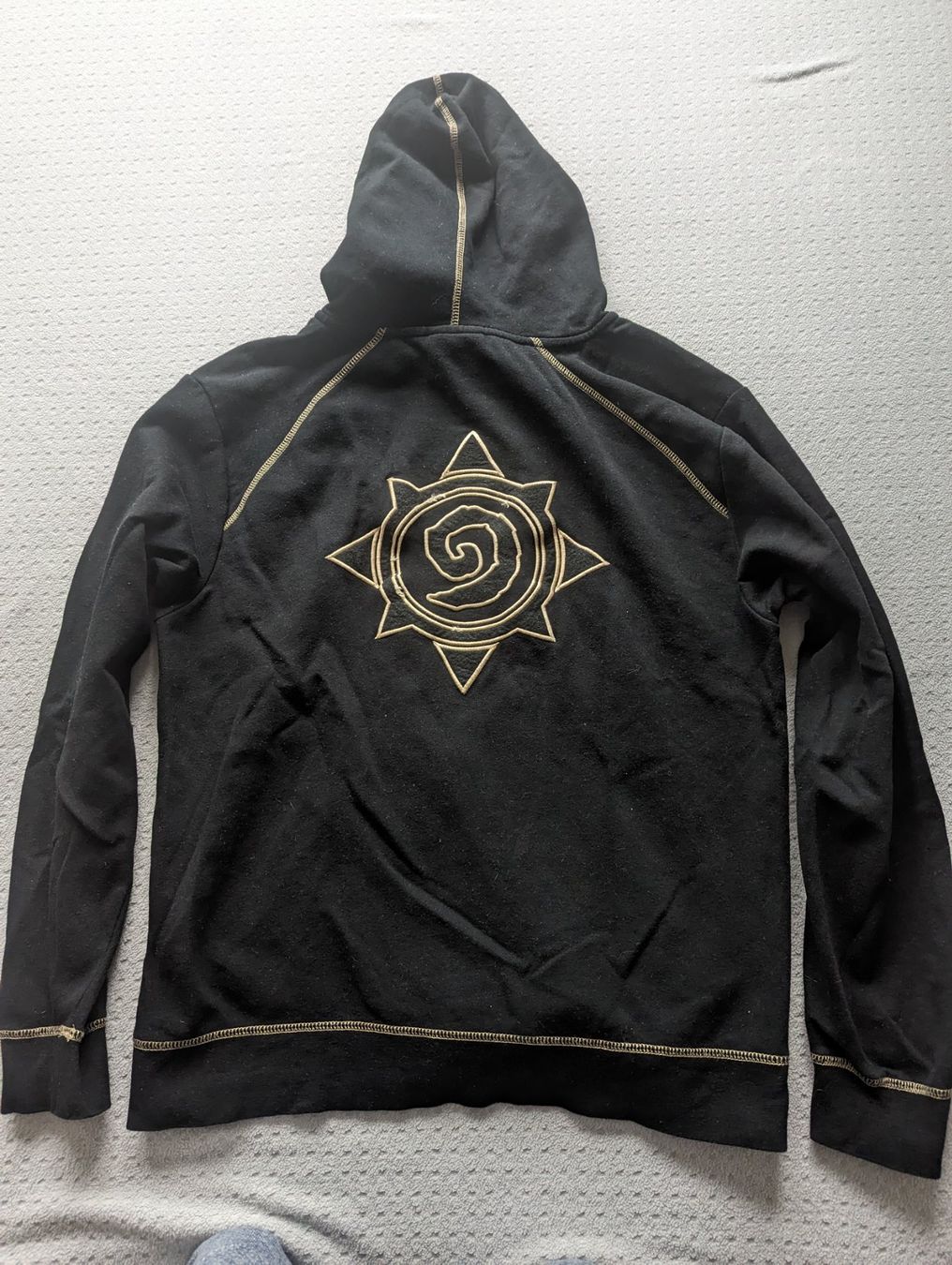 Maglioni & Felpe: Hearthstone Pullover / L / Blizzard-Merch – Usato da Ittigen venduto da Deriento 3