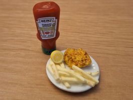 Handmade Schnitzel Pommes Teller