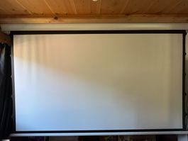 Screenline Wave Tensioned 124 Zoll Motorleinwand