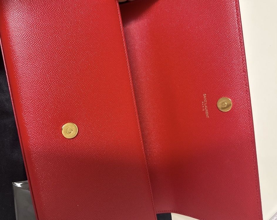 Saint Laurent Taschen für Damen: Saint Laurent Red Leather Clutch – Gebraucht aus Wettswil von Shurupikru 2