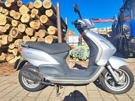Piaggio Fly 50 Roller Scooter 45km/h Lieferung möglich