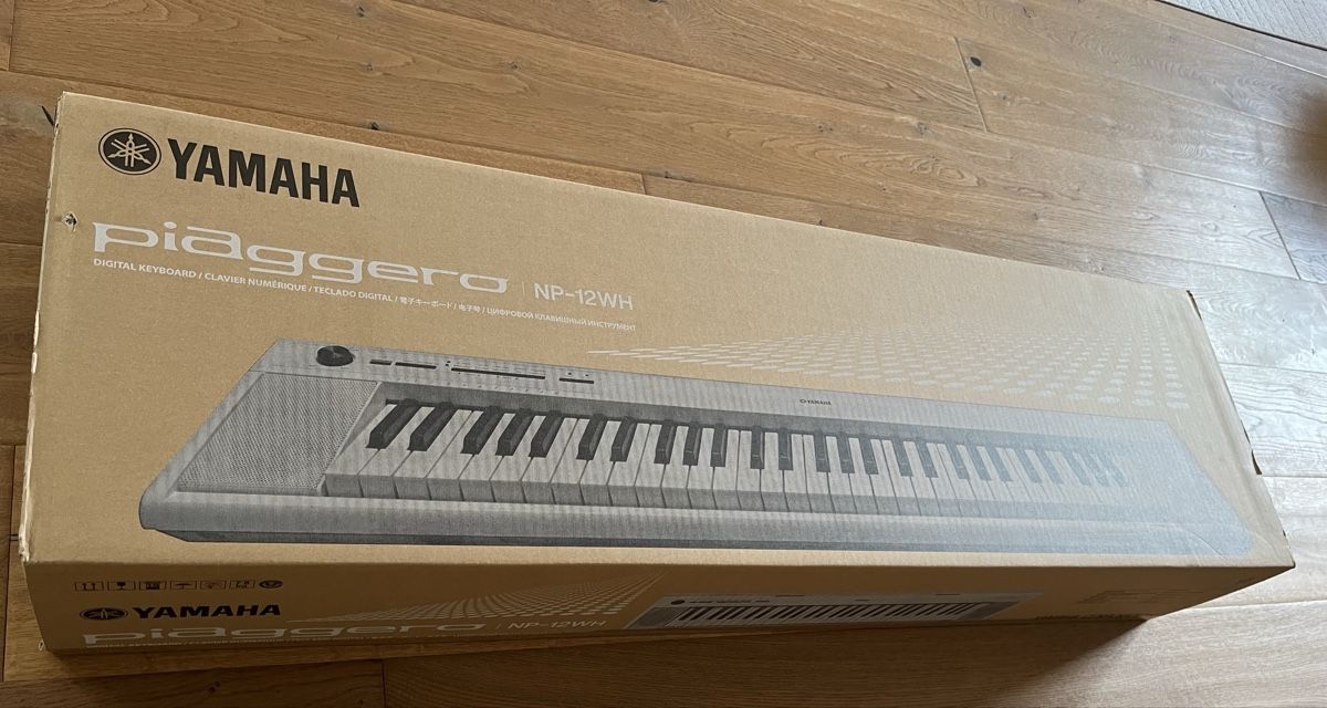 Yamaha Musikinstrumente: Keyboard Yamaha Piaggero NP-12WH mit Ständer & Hocker – Gebraucht aus Hunzenschwil von Padruz 3