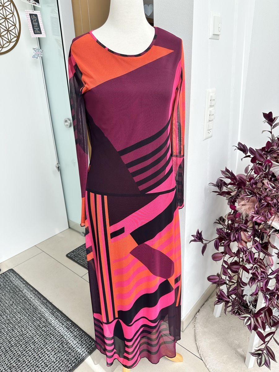 Vestiti: Kleid von cartoon – Usato da visp venduto da Kmemo1
