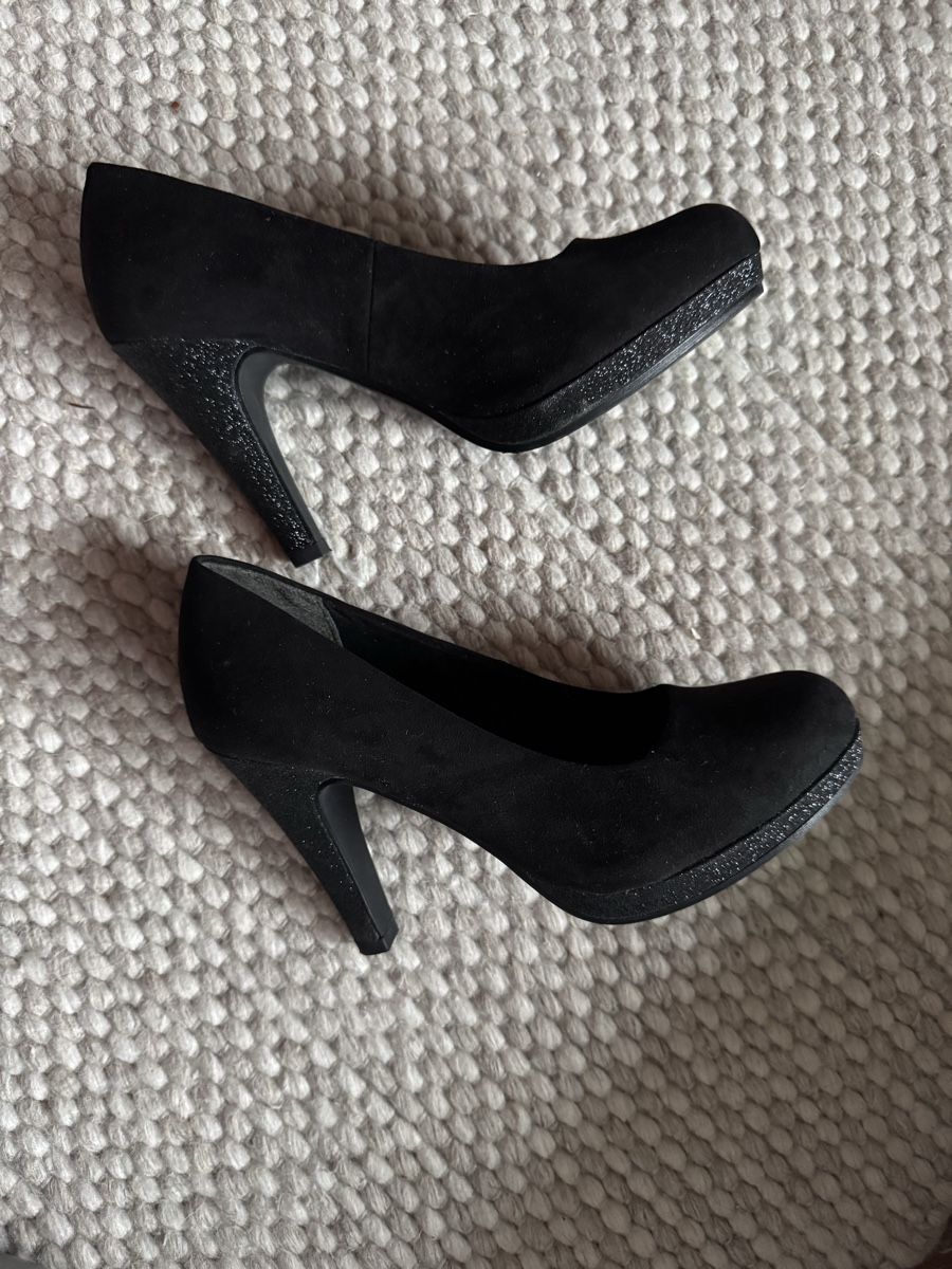 Scarpe da donna: Schwarze Pumps mit Glitzerabsatz Grösse 38 gebraucht – Usato da Langenthal venduto da lffcb 3