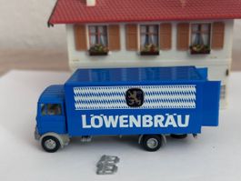 Praline  Mercedes Koffer LKW LÖWENBRÄU
