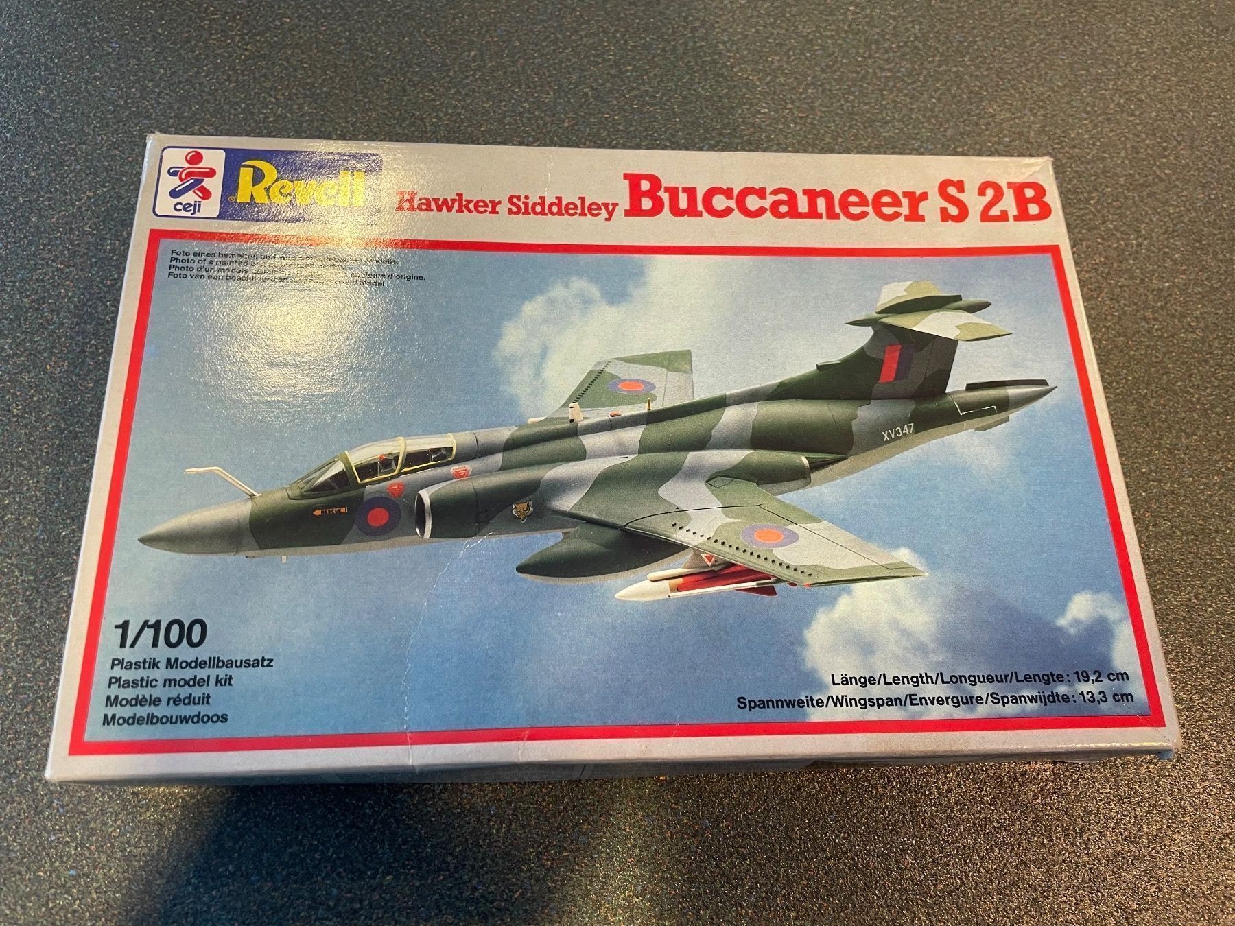 Revell Kit di modellismo & Modellini statici: Revell 1:100 Buccaneers S 2B 4021 kit – Usato da Chiasso venduto da Carrara-Modellismo