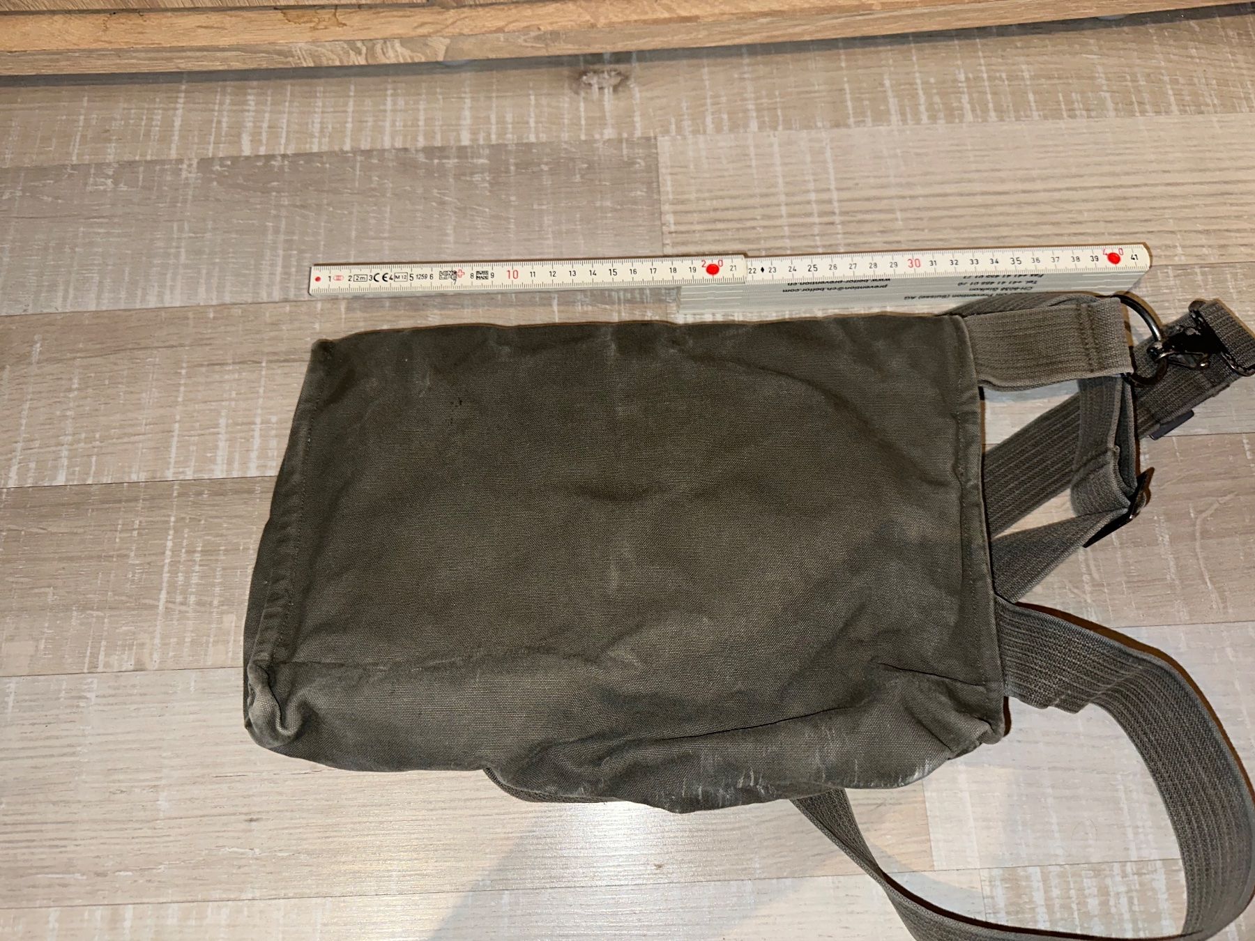 Maschere: Gasmaskentasche ex jugoslawien – Usato da Zuchwil venduto da Stefan00 1