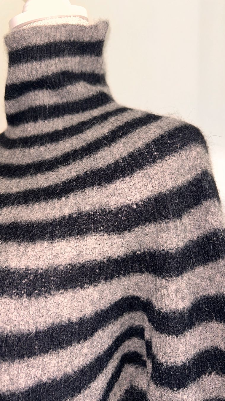 Drykorn Maglioni & Felpe: Stehkargenpullover LYZA von DRYKORN, grau-navy, M – Usato da Kreuzlingen venduto da peetzii 4