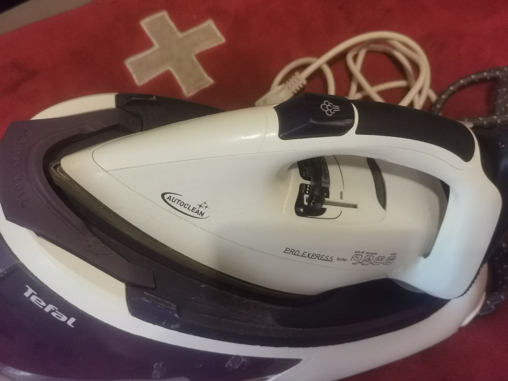 Tefal Ferri da stiro: Tefal Pro Bügeleisen Express mit Station – Usato da Mellingen venduto da fra_g7y8 2