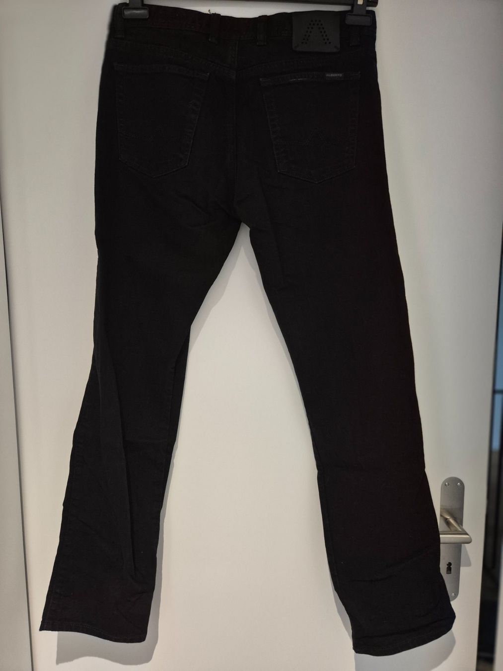 Jeans: Schwarze Jeans – Nuovo (secondo la descrizione) da Grenchen venduto da mic_28rc 1