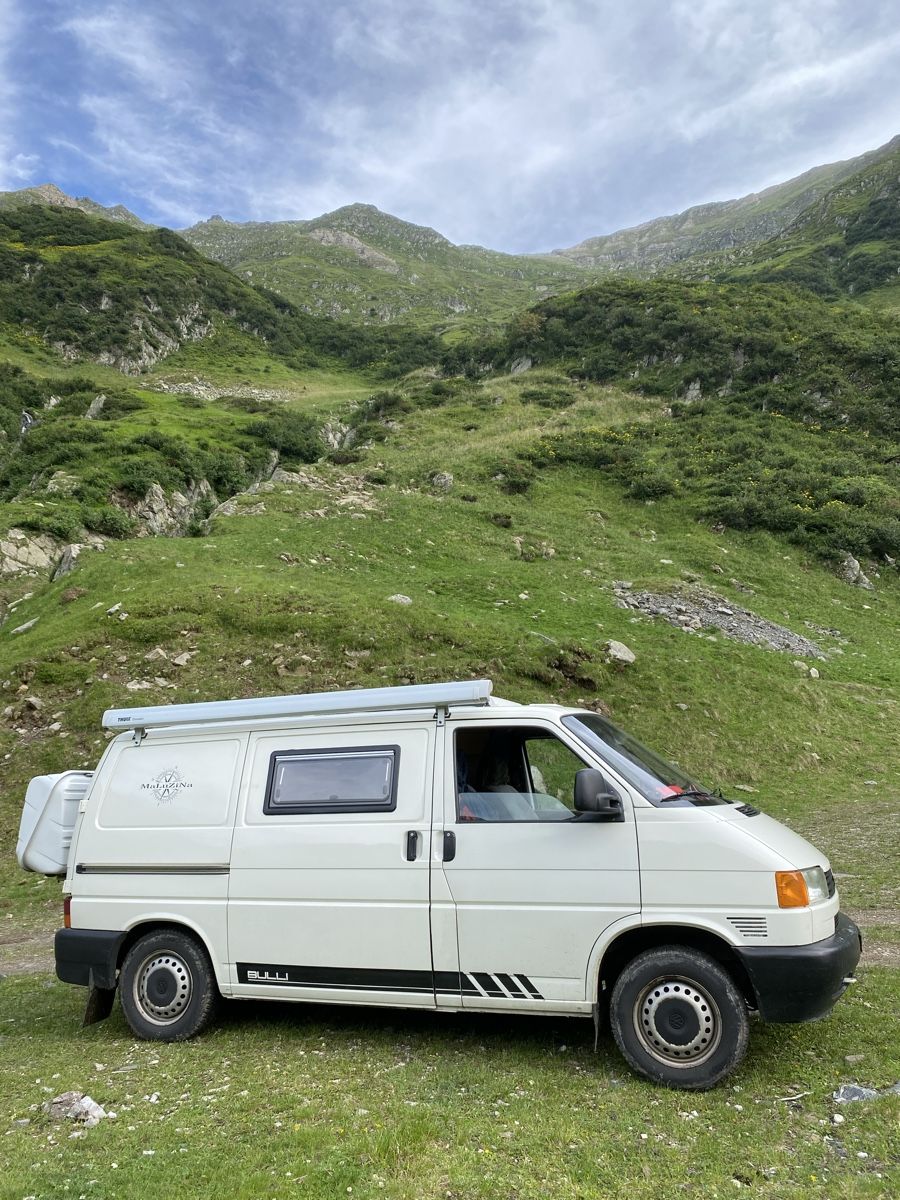 VW Veicoli da campeggio: Camper VW T4 syncro mit Klima mieten – Usato da Seewis Dorf venduto da Wiggli 1