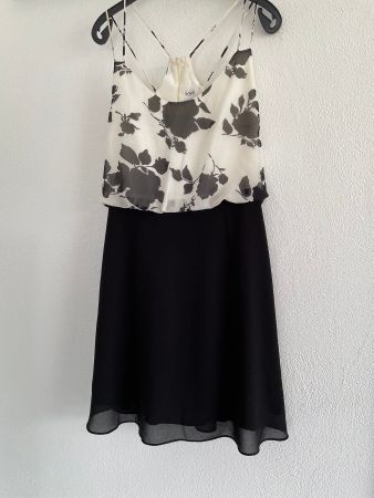 Kleid mit Spaghettiträger von Kays Gr. M