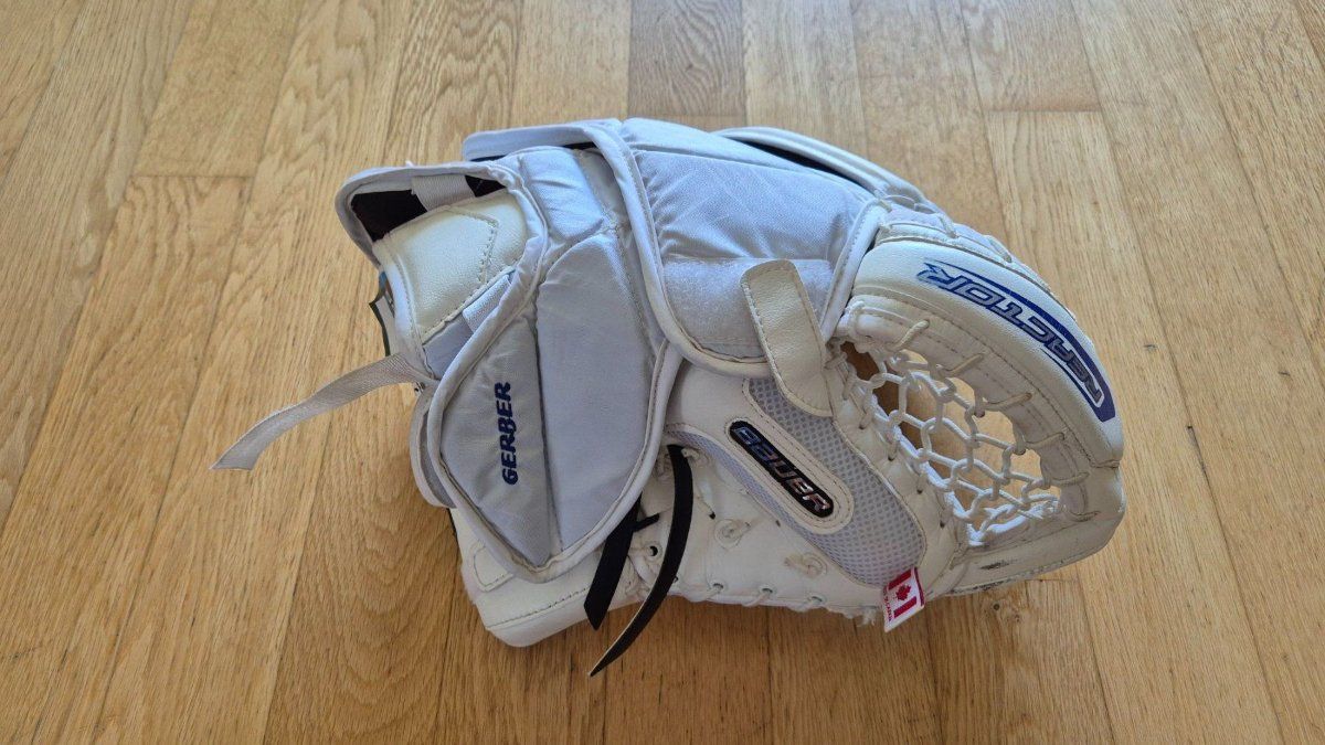 Guanti & manicotti: Bauer Reactor Fanghand Eishockey – Usato da Sargans venduto da aaronm1234 1