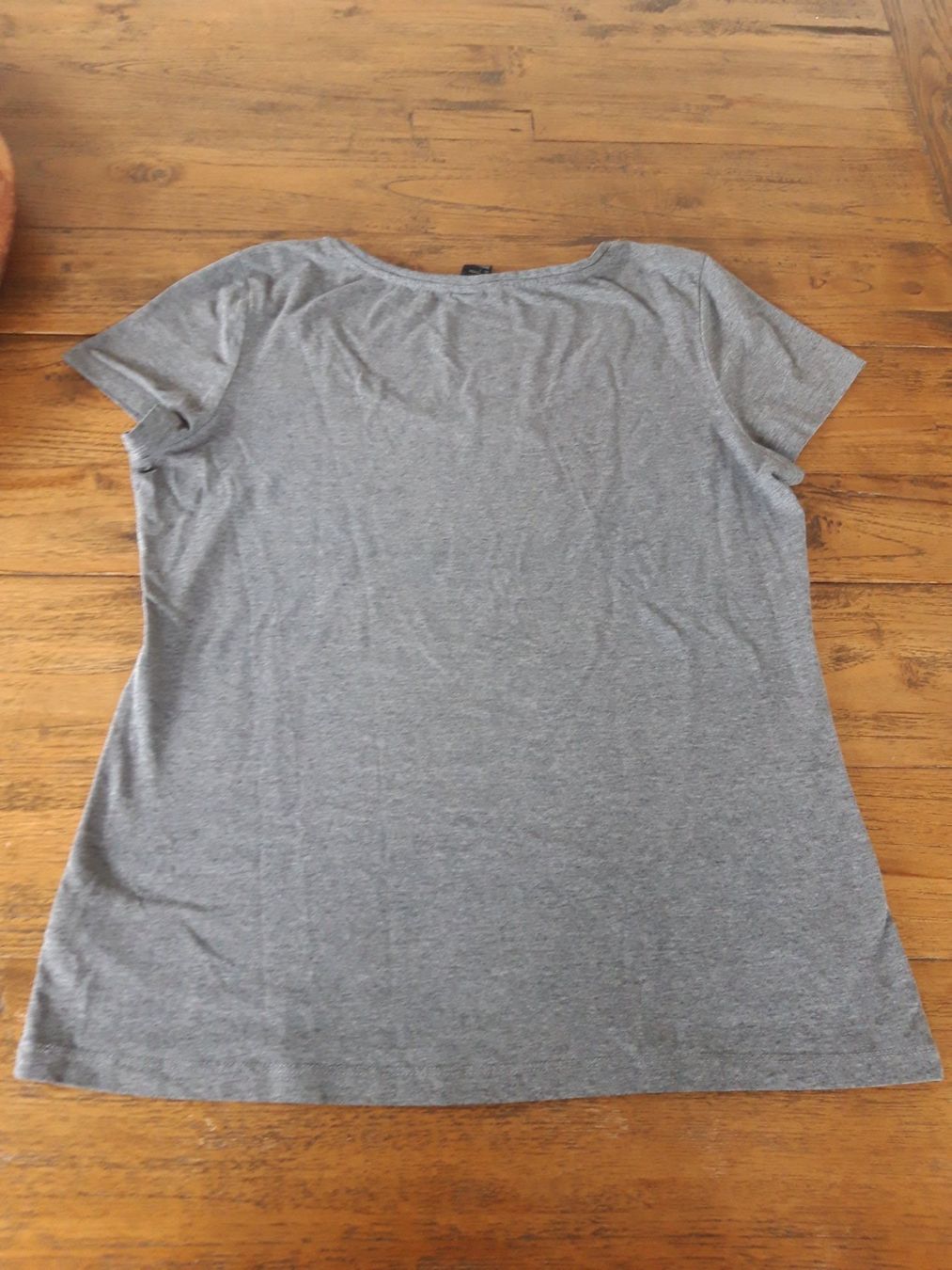 H&M T-shirt: Grösse L graues Rundhals Basic T-Shirt casual – Usato da Feuerthalen venduto da tanatha_st 2