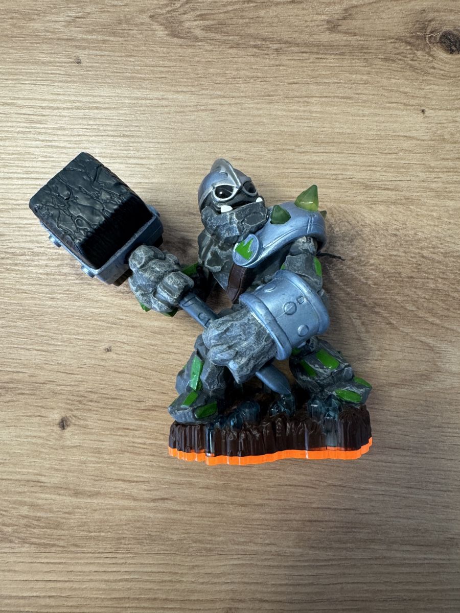 Statuette: Skylanders Giants Ignitor Figur – Usato da Biberist venduto da etesummer