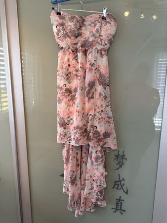 Sommerliches Neckholder-Kleid, Gr. S, Blumenmuster🌸