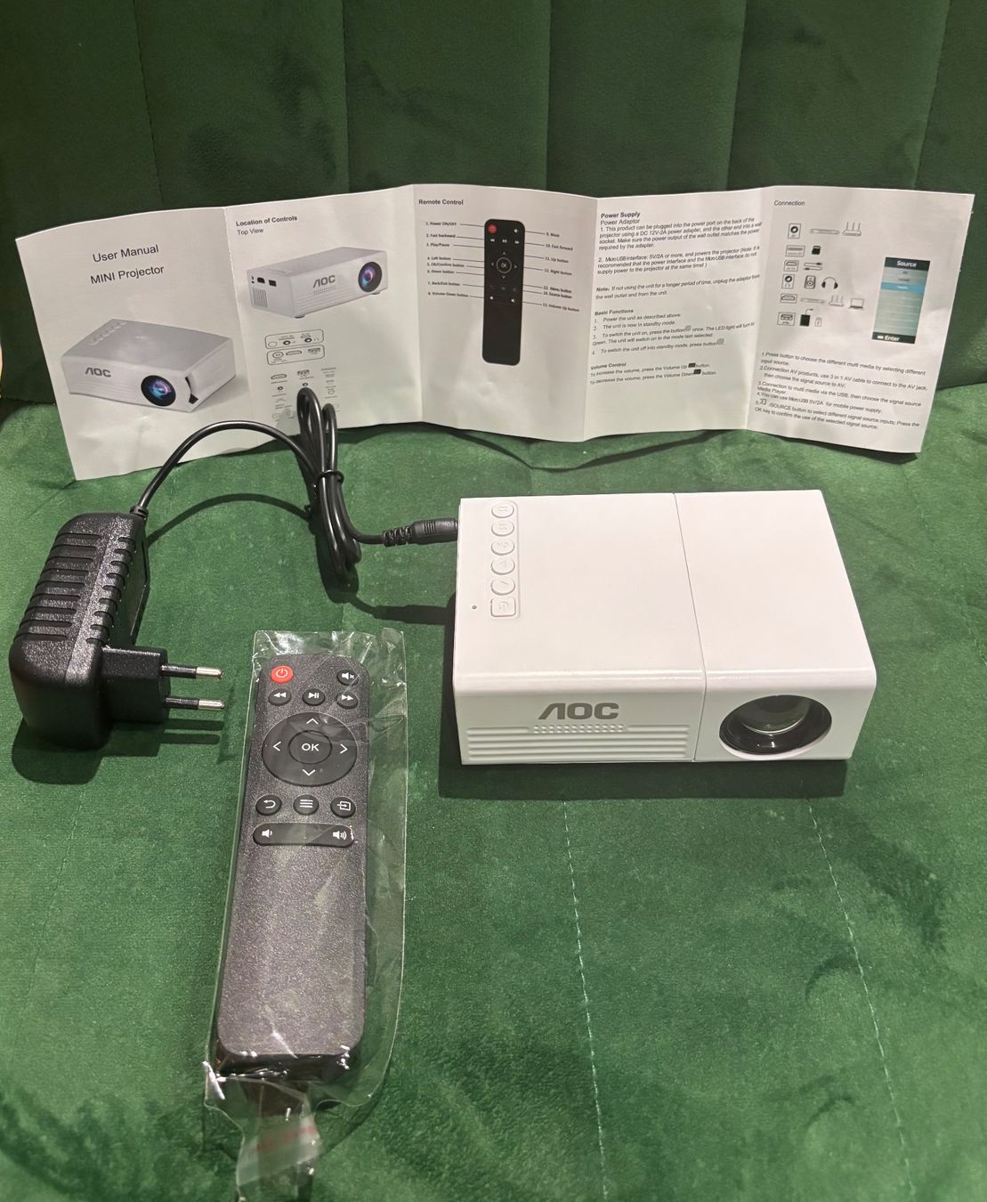 Videoprojektoren: Mini projecteur portable AOC – Neu und originalverpackt aus Conthey von Michel124 8
