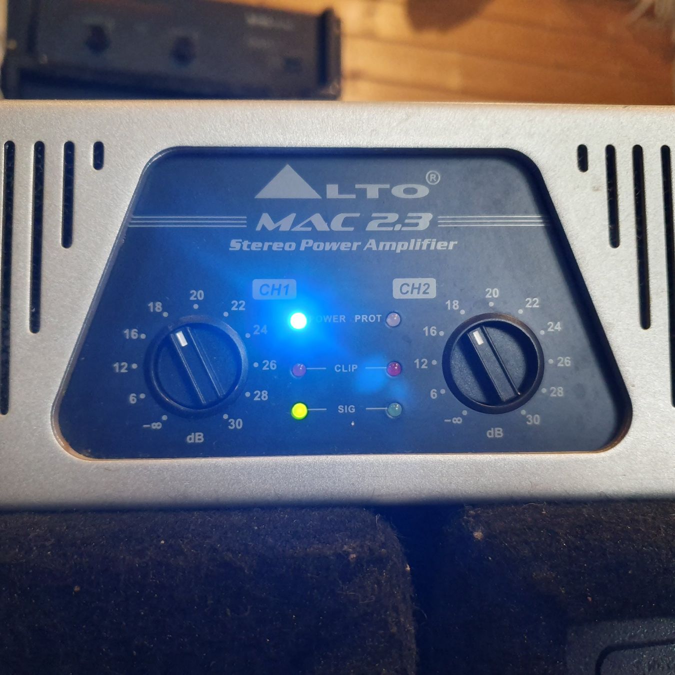 Peavey Verstärker: PA-Endstufe mit Peavy Lautsprechern – Gebraucht aus Sachseln von showa4 4