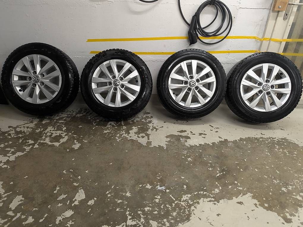 Pneumatici & Ruote complete: Original VW T5 / T6 Winterräder – Usato da Flüh venduto da Tavullia