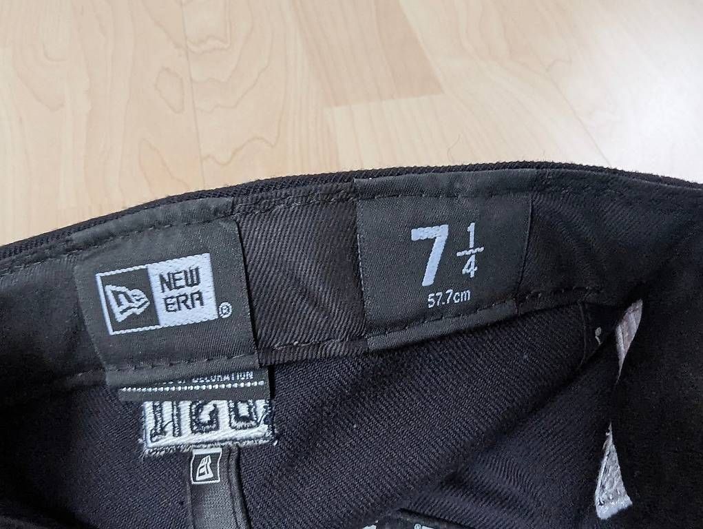 Copricapi, berretti & cappellini: New Era Cap - USA - Size 7. 1/4 – Usato da Rothrist venduto da Eclipsech 2