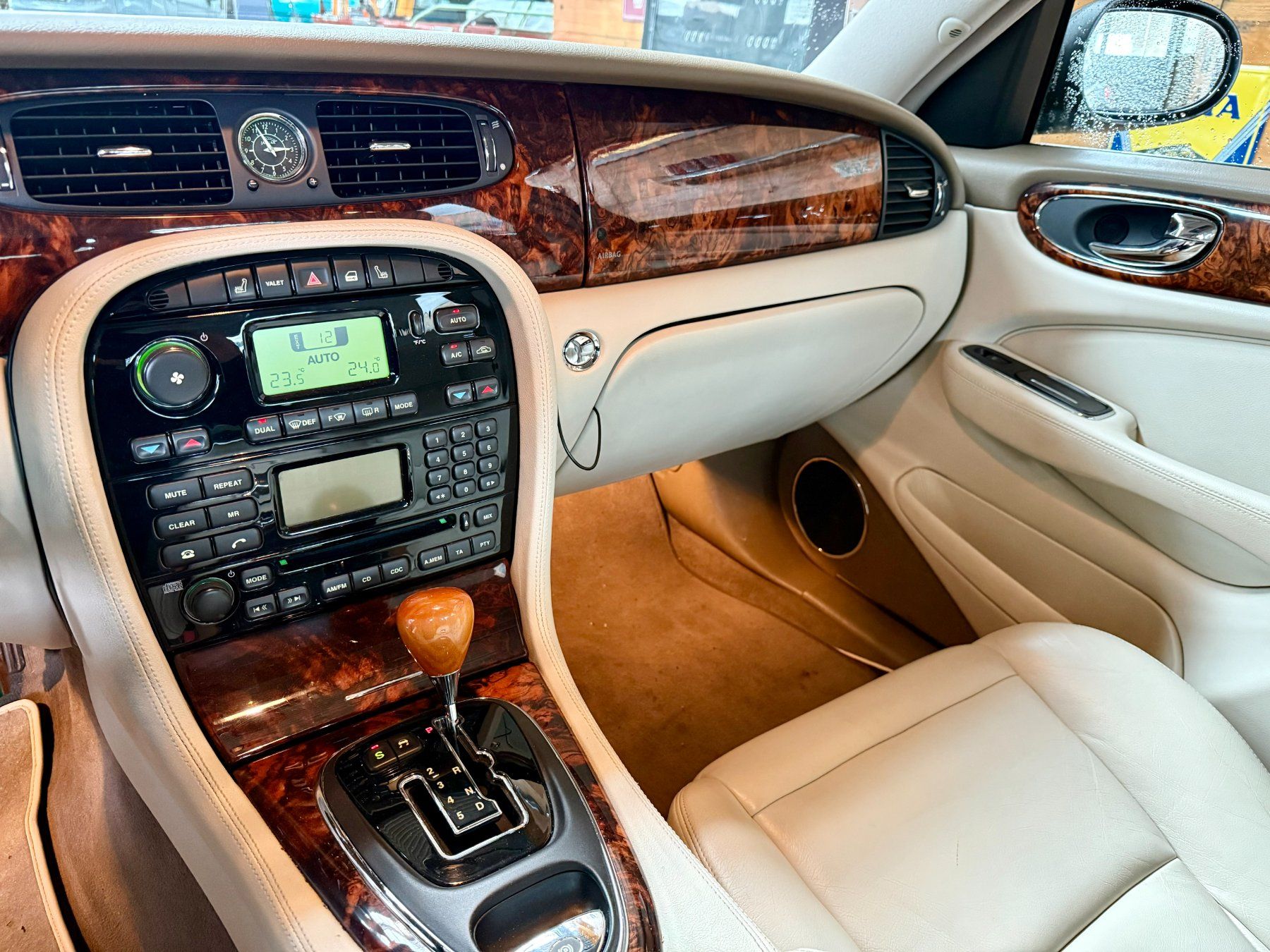 Jaguar Autos: Jaguar XJ8 Executive 4.2 ab MFK – Gebraucht aus Gretzenbach von GarageMeilenweit 5