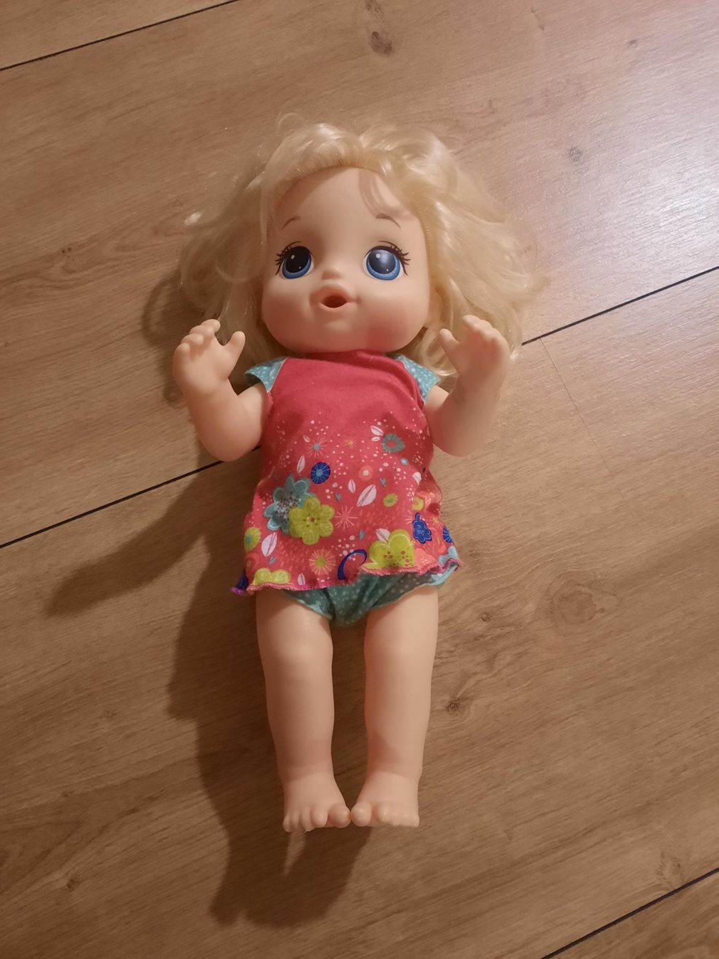 Bambole: Baby-Puppe mit Schultisch – Usato da Winkel venduto da M_gogs