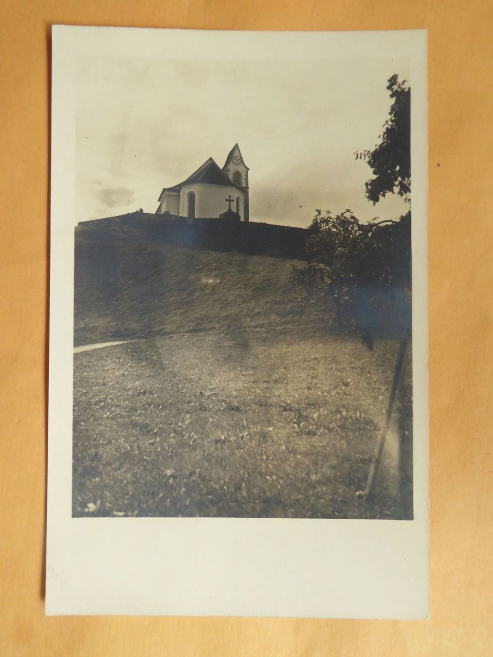 Cartoline postali: Foto - Postkarte mit Kirche – Nuovo (secondo la descrizione) da Zürich venduto da Chaeffeler