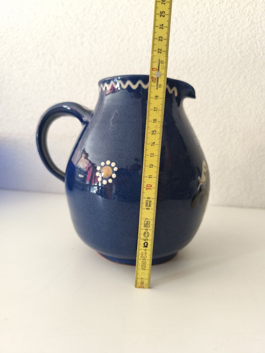 Karaffen: Steingut Krug mit Tasse – Gebraucht aus Kleinandelfingen von Warchimedes 1