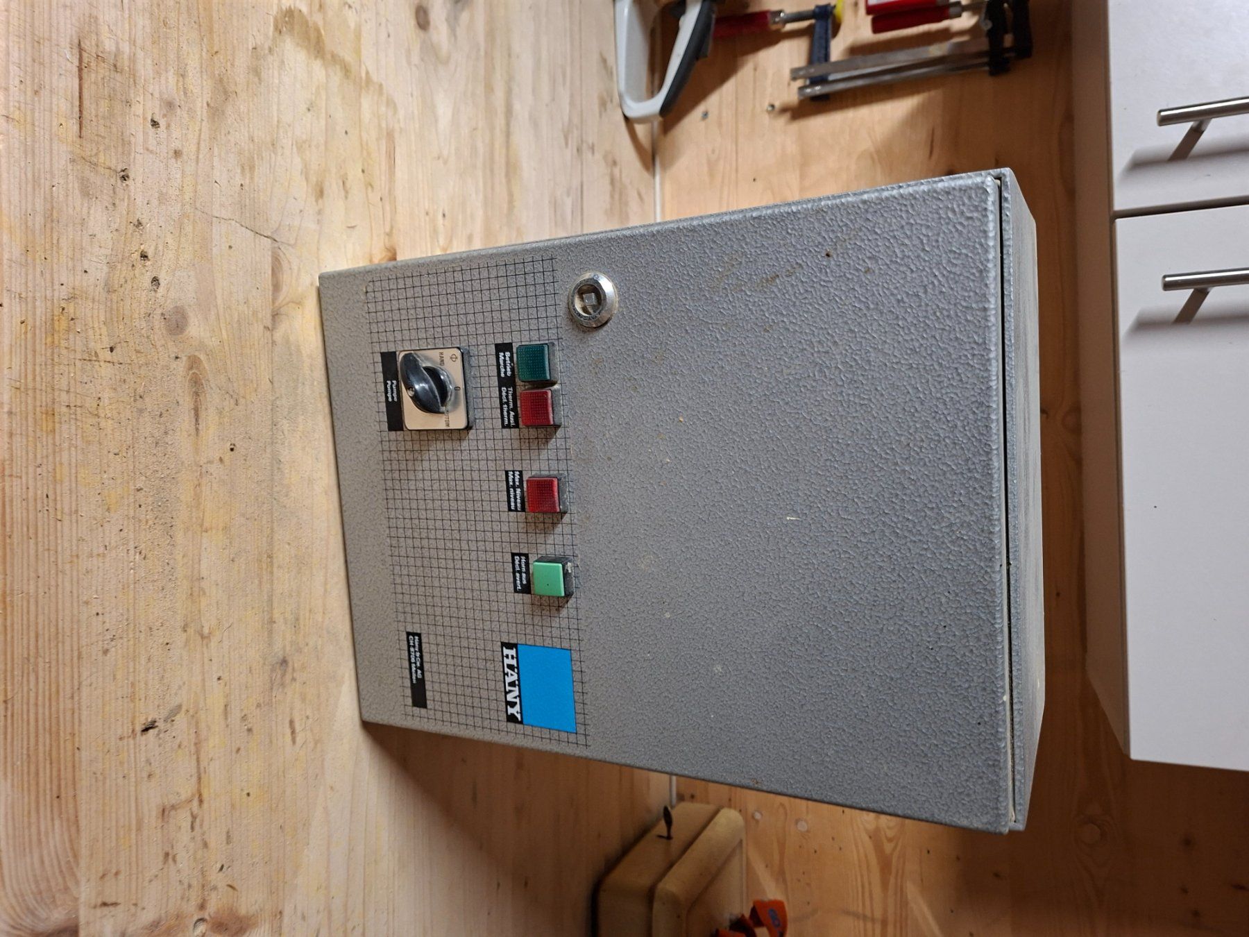 Alimentazione elettrica: Schaltschrank Wasserpumpe – Usato da Ebnat-Kappel venduto da Jerinator