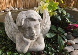 Hübscher Engel Gartenfigur Steinfigur Deko Frühling 😇